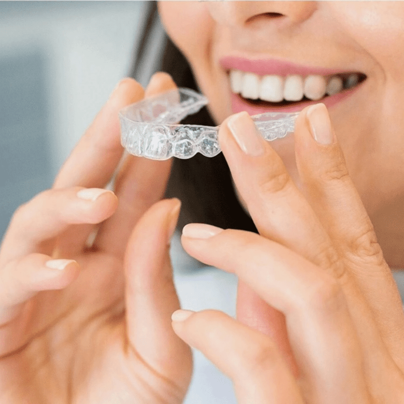 Invisalign vs Metal Braces